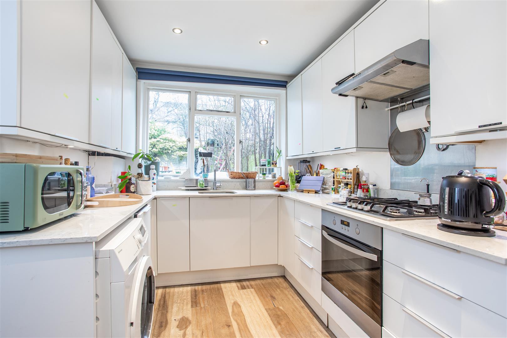 2 bed property in Mile End Place, Mile End